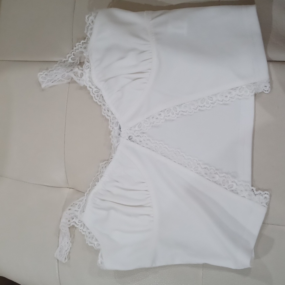 White lace Y2K crop top